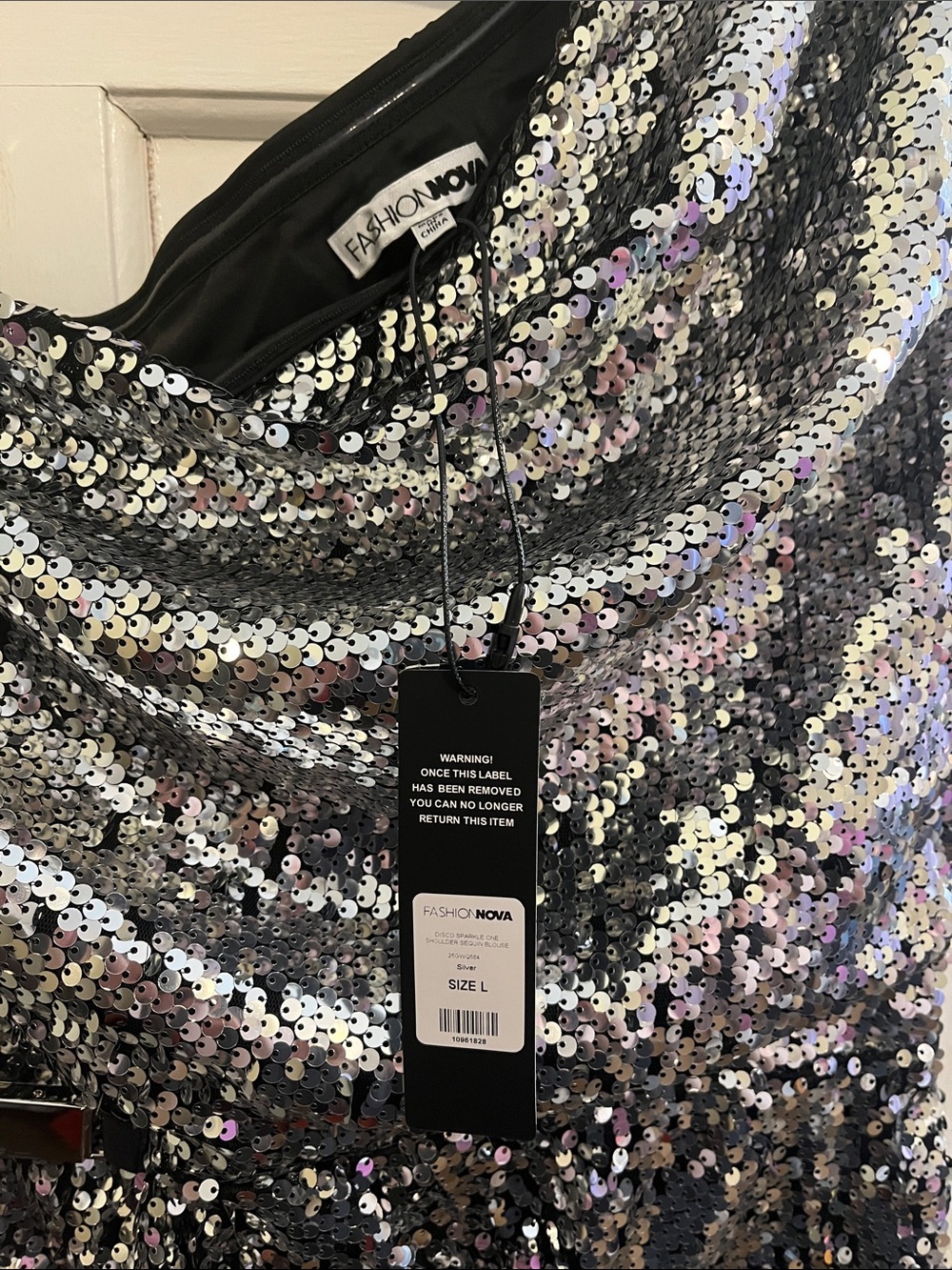 NWT Fashion Nova Disco Sparkle One Shoulder Silver Sequin Blouse Size Large - Picture 3 of 9